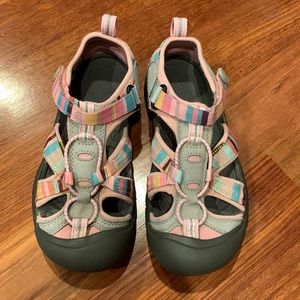 Keen Sandals in size 2